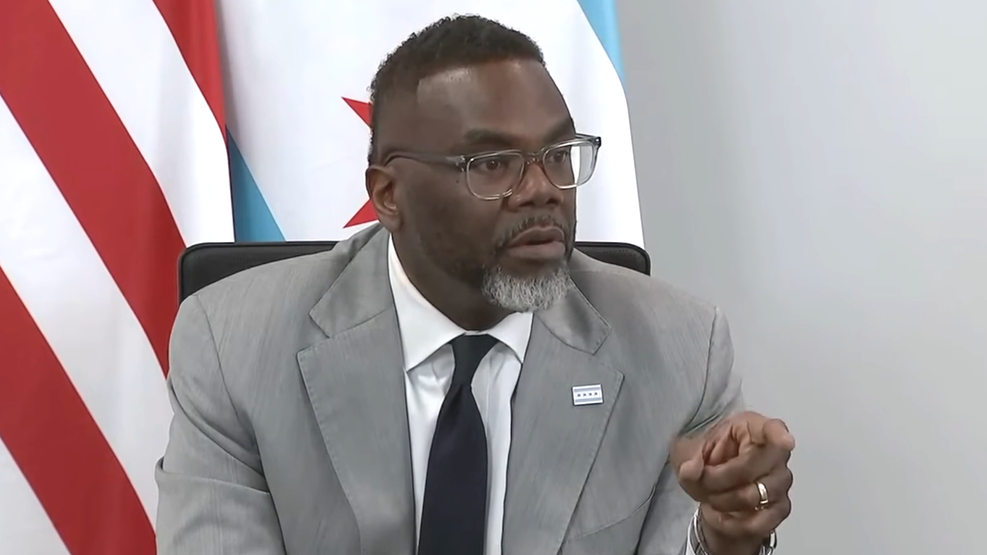 Chicago Mayor Wont Apologize to Slain Students Parents